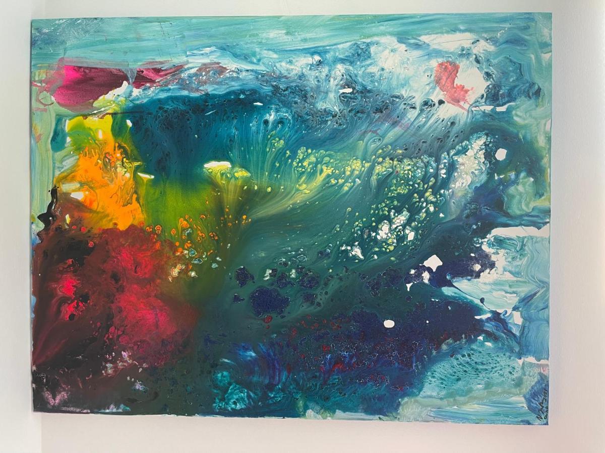 Apartment Happiness By Nicole Jutka, Visual Artist Olimp Bagian luar foto